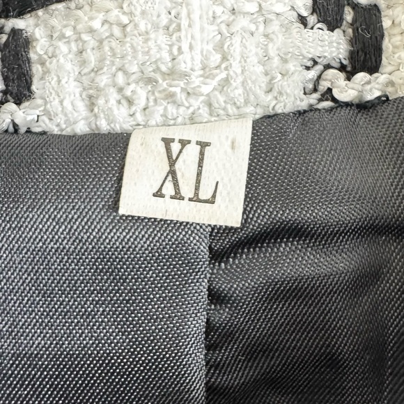 Classic Black and White Tweed Plaid Blazer - Picture 7 of 7